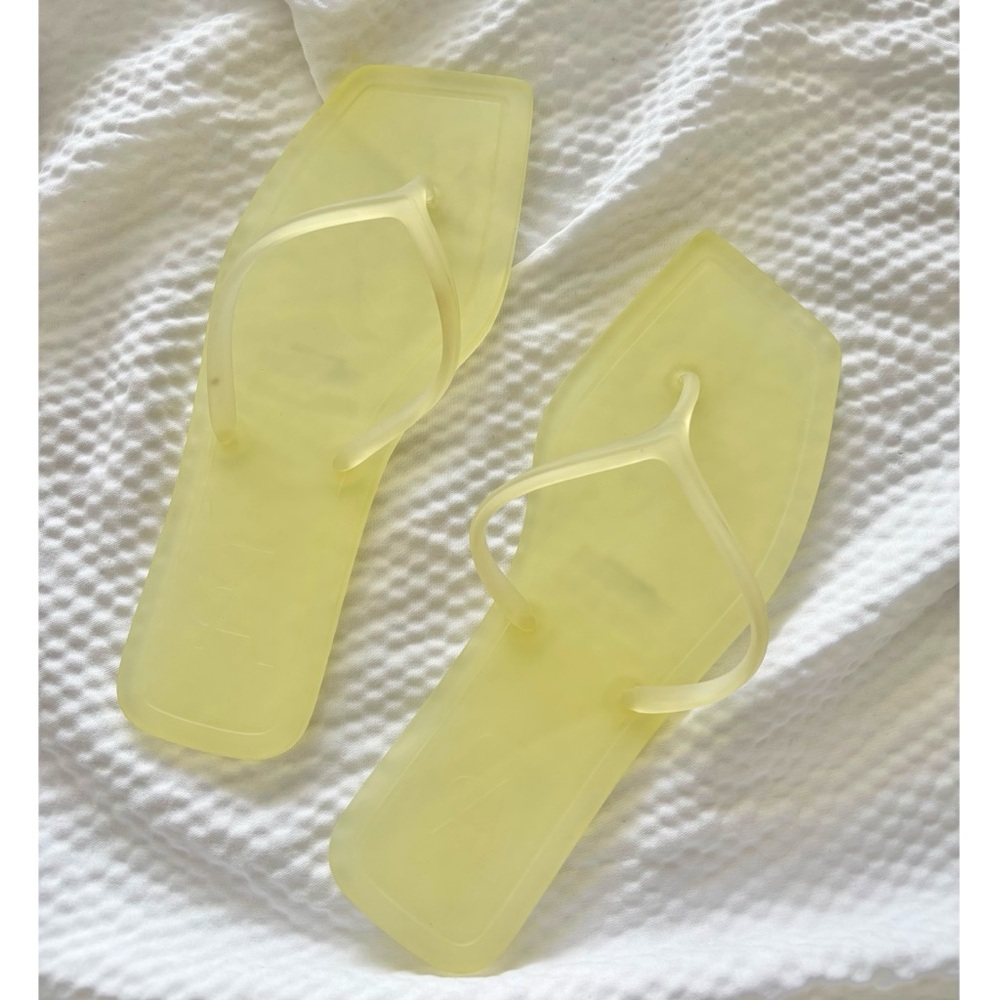 Veronica Beard Baby Yellow Clea Jelly Sandals